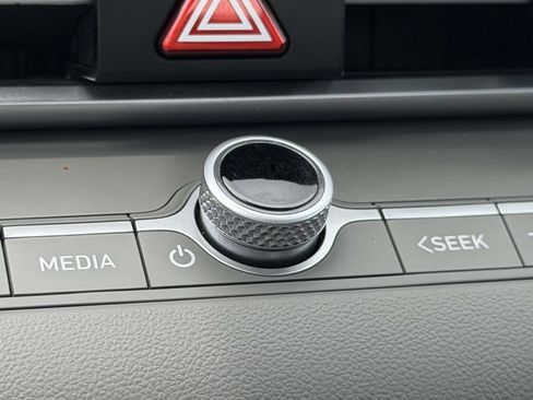 Certified 2023 Hyundai Elantra SEL w/ Convenience Package FWD image 31
