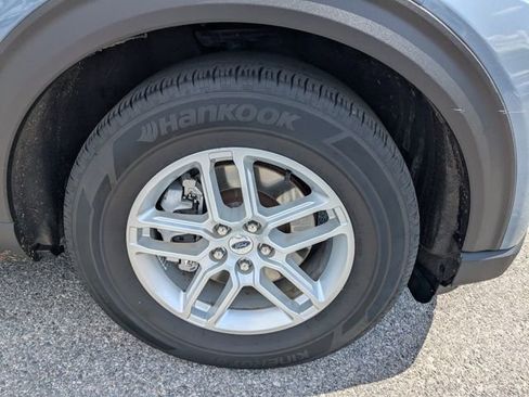 Used 2025 Ford Explorer Active image 11