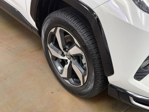 Used 2021 Toyota RAV4 SE w/ Weather & Moonroof Package AWD/4WD image 12