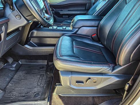 Used 2023 Ford Expedition Limited image 13