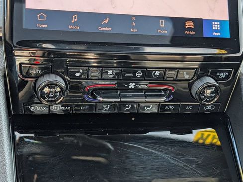 Used 2023 Jeep Grand Cherokee L Overland w/ Advanced Protech Group III image 44