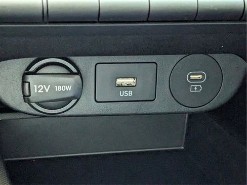 Used 2025 Hyundai Elantra Sport image 33