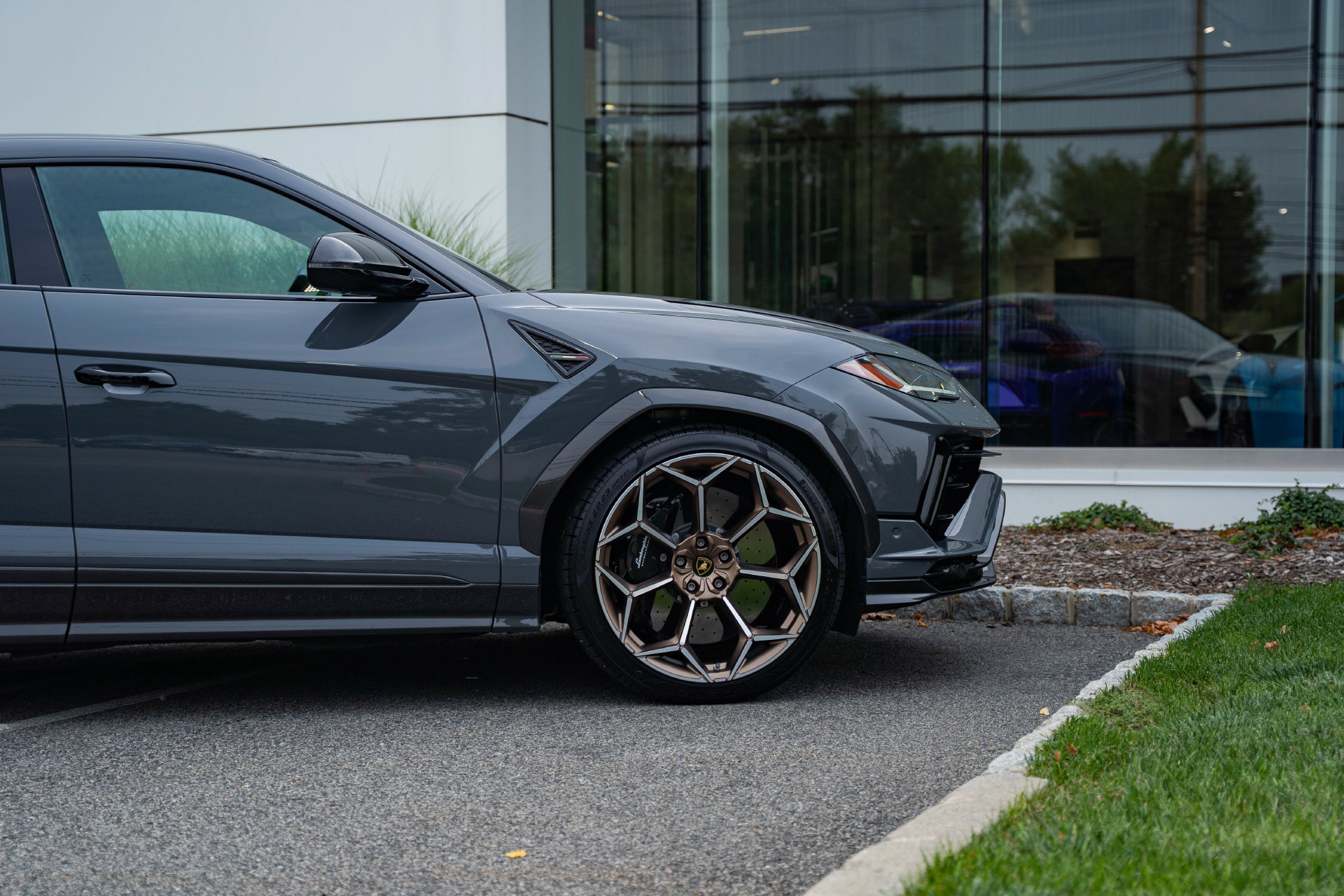 Used 2024 Lamborghini Urus Performante AWD/4WD image 14
