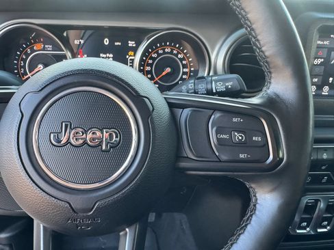 Used 2021 Jeep Wrangler Sport AWD/4WD image 30