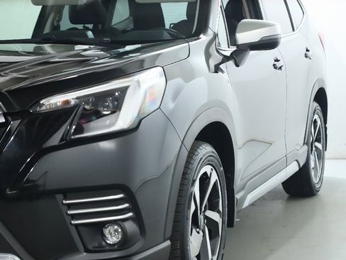 Used 2023 Subaru Forester Touring image 4