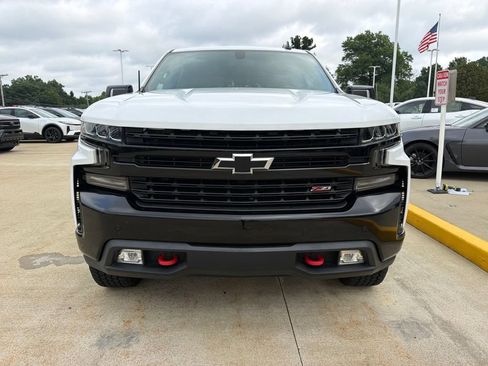 Used 2020 Chevrolet Silverado 1500 LT Trail Boss AWD/4WD image 2