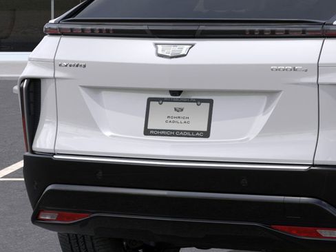 New 2025 Cadillac Lyriq Luxury w/ LPO, Floor Liner Package image 14