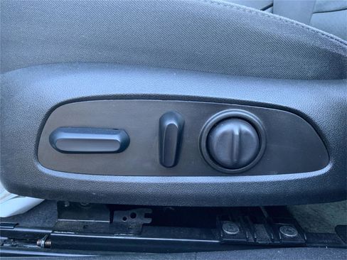 Used 2023 Chevrolet Malibu LT image 19