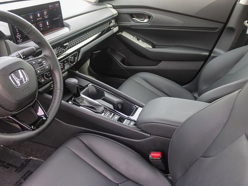 Used 2023 Honda Accord EX-L image 18