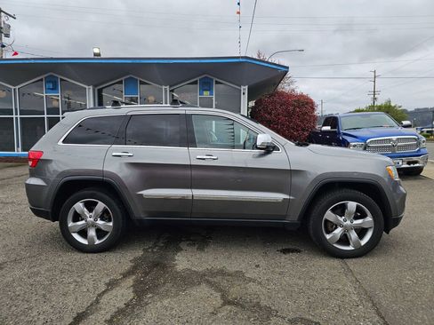 Used 2012 Jeep Grand Cherokee Overland AWD/4WD image 8