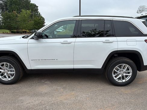 New 2026 Jeep Grand Cherokee Laredo RWD image 11