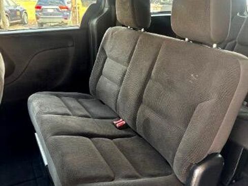 Used 2018 Dodge Grand Caravan SE image 14