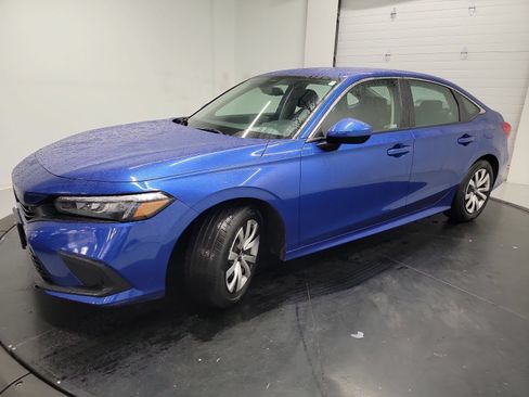 Used 2023 Honda Civic LX image 3