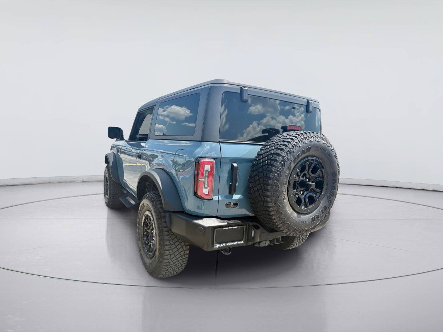 Certified 2022 Ford Bronco Wildtrak AWD/4WD image 7