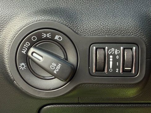 Used 2017 Maserati Ghibli image 27