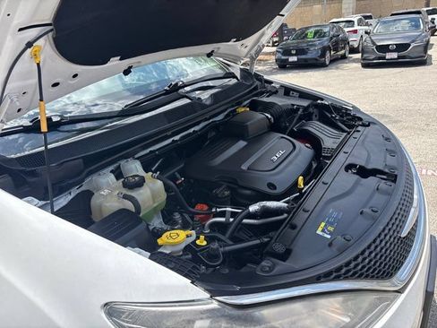 Used 2019 Chrysler Pacifica Touring-L Plus w/ Tire & Wheel Group FWD image 80
