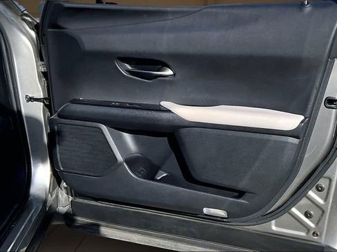 Used 2020 Lexus UX 200 w/ Premium Package image 24