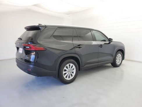 Used 2025 Toyota Grand Highlander AWD image 5