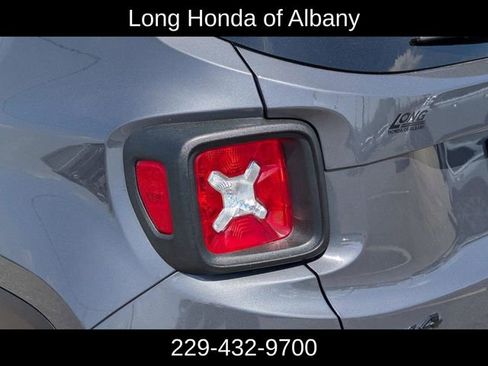 Used 2023 Jeep Renegade Altitude AWD/4WD image 8