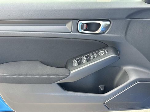 Used 2023 Honda Civic Sport image 17