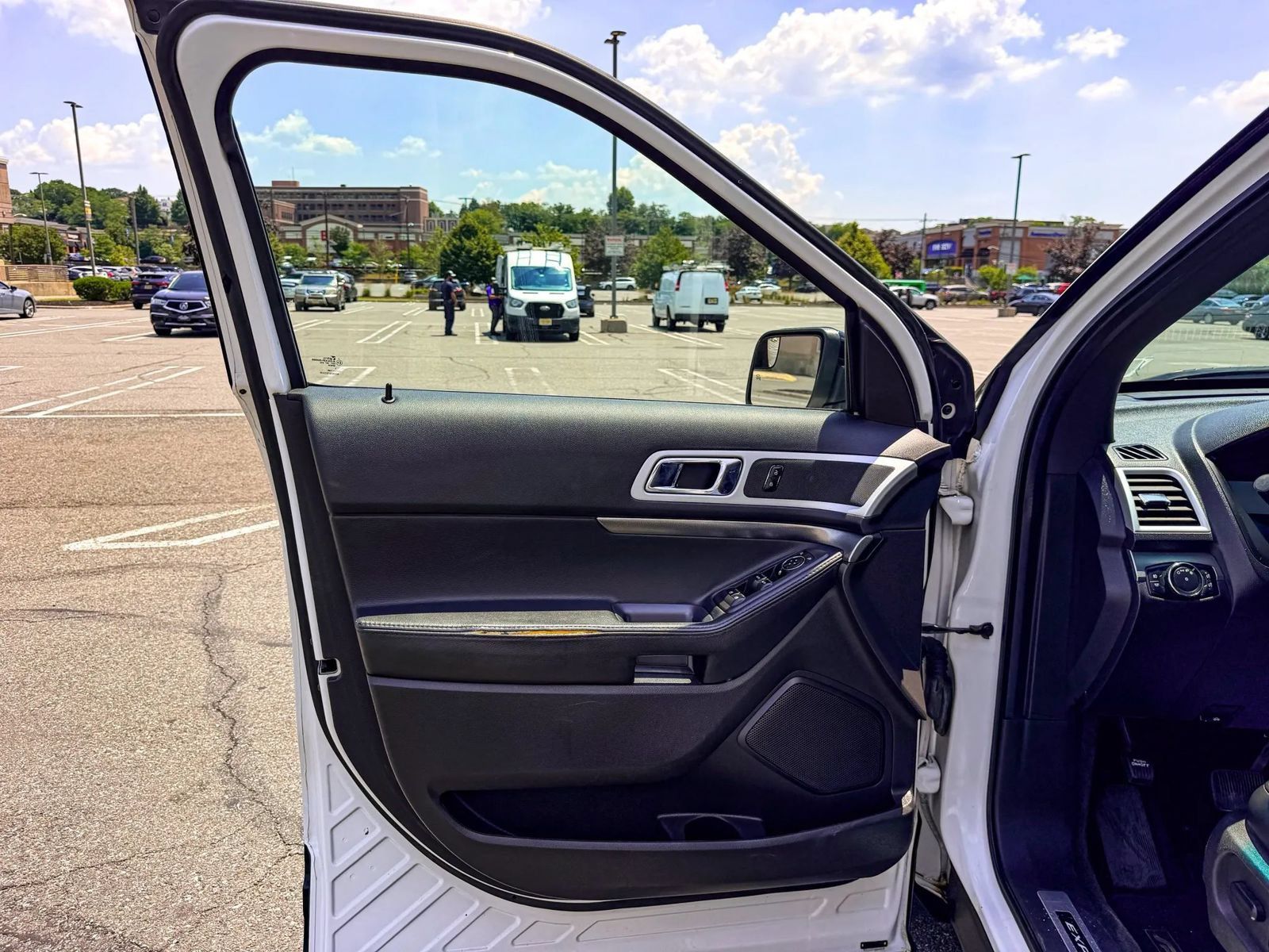 Used 2014 Ford Explorer Sport AWD/4WD image 9