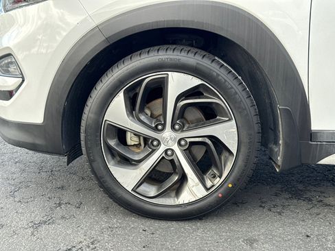 Used 2017 Hyundai Tucson Limited image 6