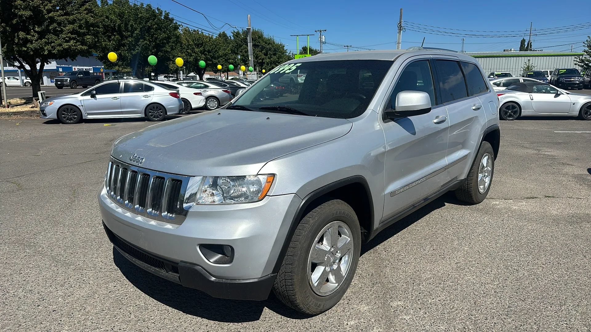 Used 2011 Jeep Grand Cherokee Laredo AWD/4WD image 12
