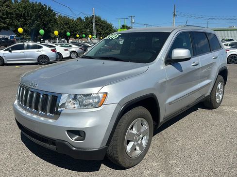 Used 2011 Jeep Grand Cherokee Laredo AWD/4WD image 12