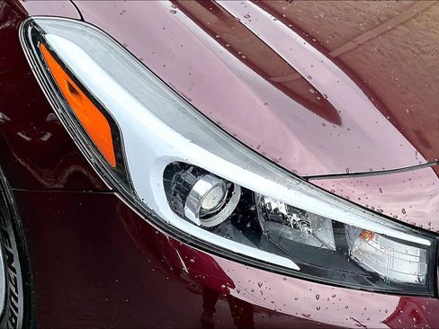 Used 2018 Kia Forte LX FWD image 26
