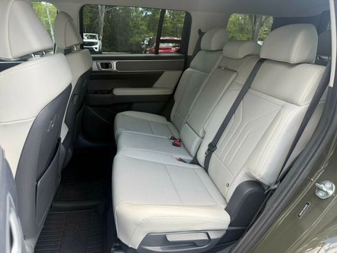 Used 2024 Hyundai Santa Fe SEL FWD image 7