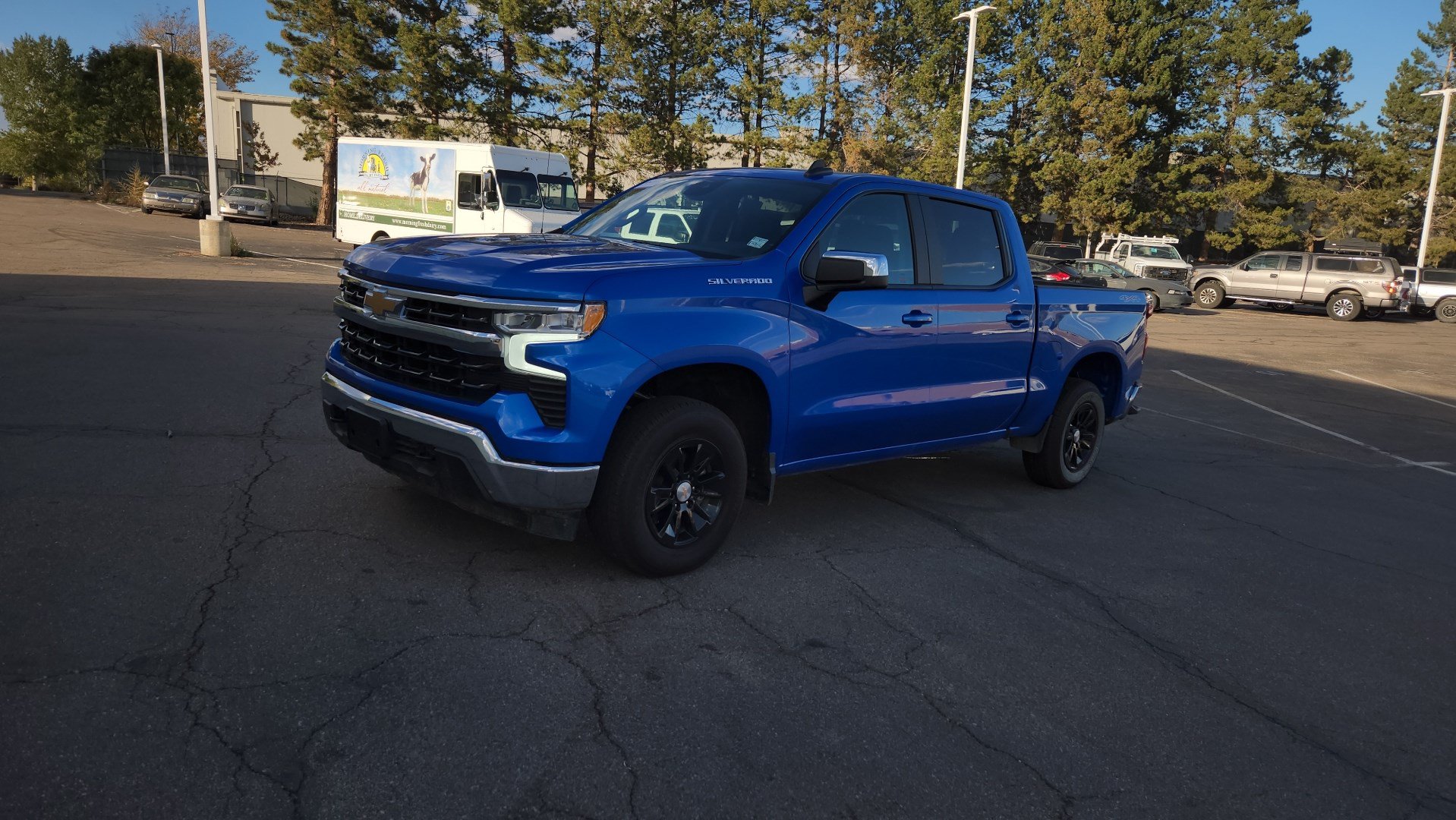 Used 2025 Chevrolet Silverado 1500 LT AWD/4WD image 4
