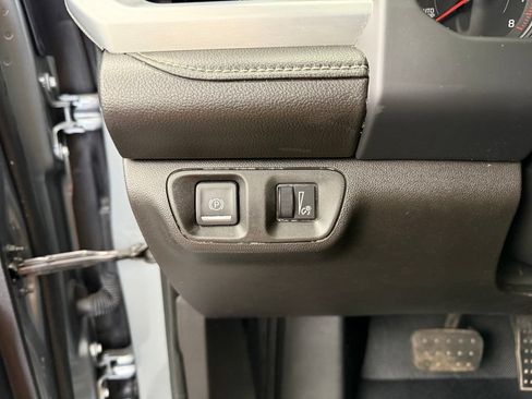 Used 2023 GMC Acadia SLT FWD image 43