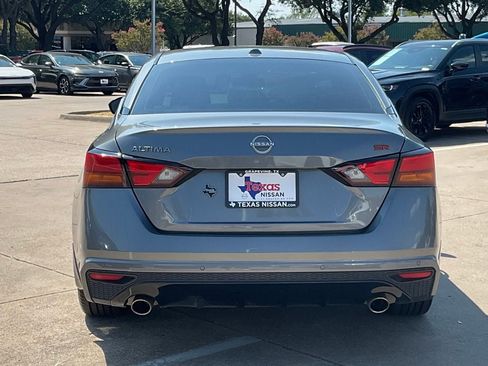 Used 2024 Nissan Altima 2.5 SR FWD image 5