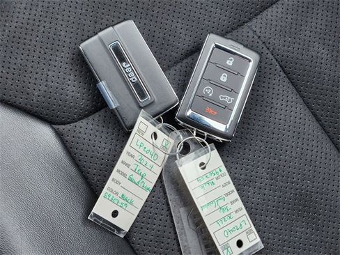 Used 2024 Jeep Grand Cherokee L Laredo image 33