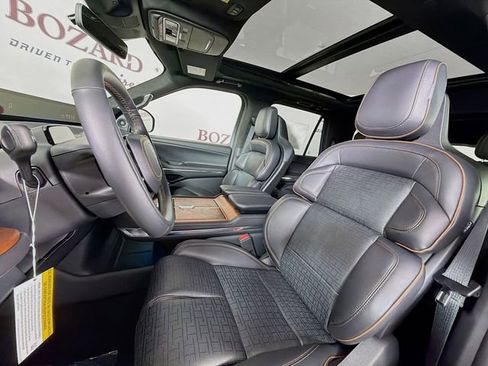 New 2026 Lincoln Navigator Black Label AWD/4WD image 23