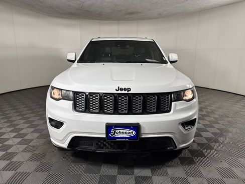 Used 2020 Jeep Grand Cherokee Altitude AWD/4WD image 2