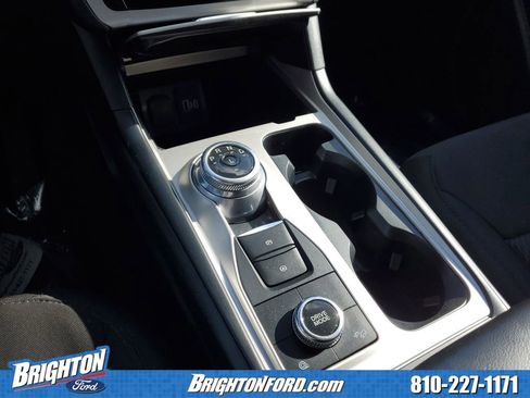 Used 2022 Ford Explorer XLT image 28