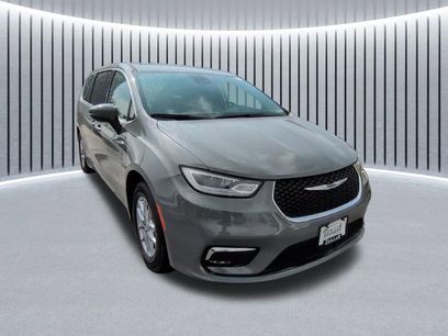 Used 2023 Chrysler Pacifica Touring-L