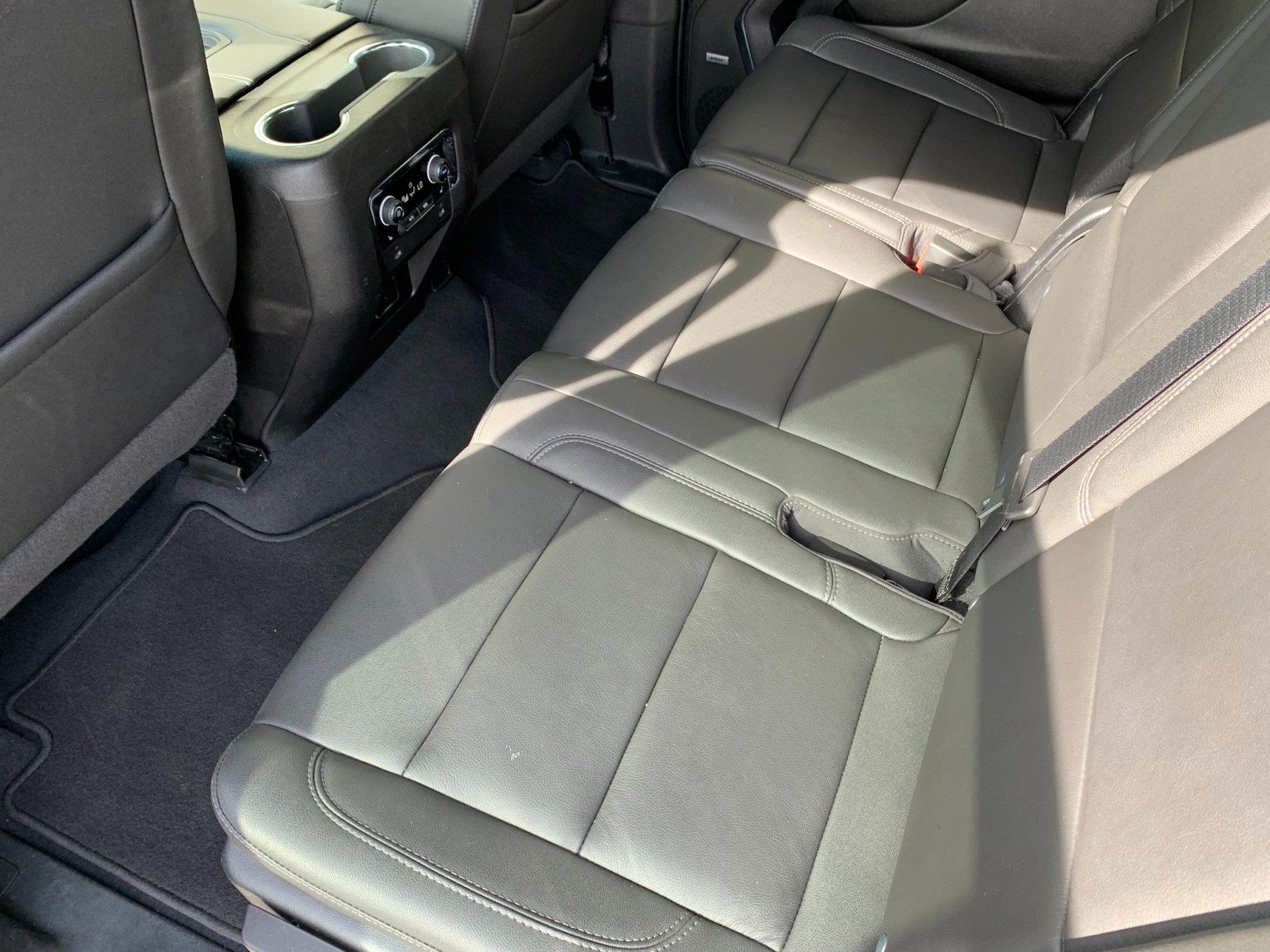 Used 2023 Chevrolet Tahoe LT w/ Luxury Package AWD/4WD image 28