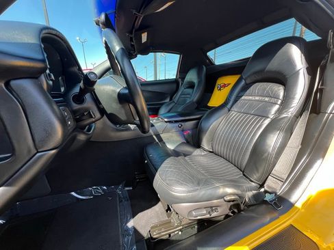 Used 2002 Chevrolet Corvette Convertible w/ Preferred Equipment Group2 image 17