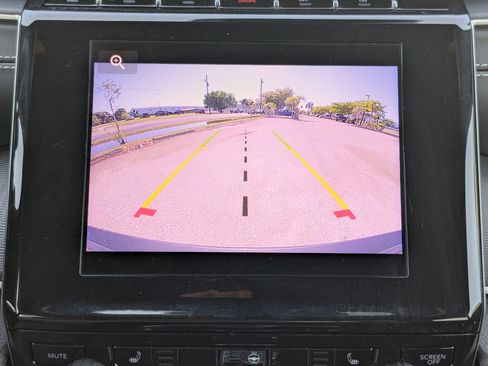 Used 2025 Jeep Grand Cherokee Altitude image 24