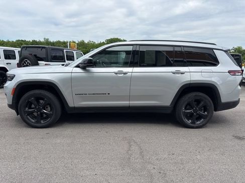Used 2023 Jeep Grand Cherokee L Laredo AWD/4WD image 6