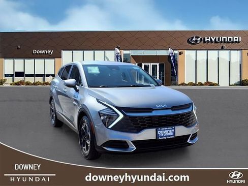 Used 2025 Kia Sportage LX FWD image 3
