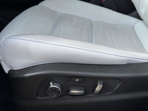 Used 2025 Cadillac XT4 Sport image 17