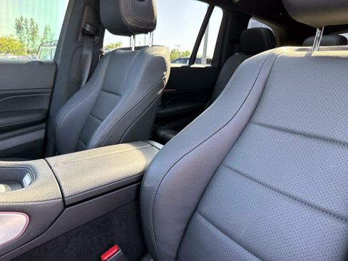 Used 2024 Mercedes-Benz GLS 450 4MATIC image 24
