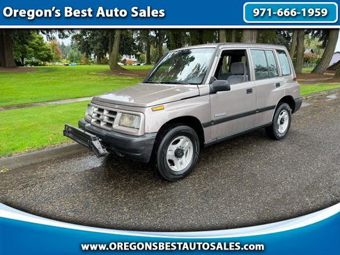 Used 1998 Chevrolet Tracker 4WD image 1