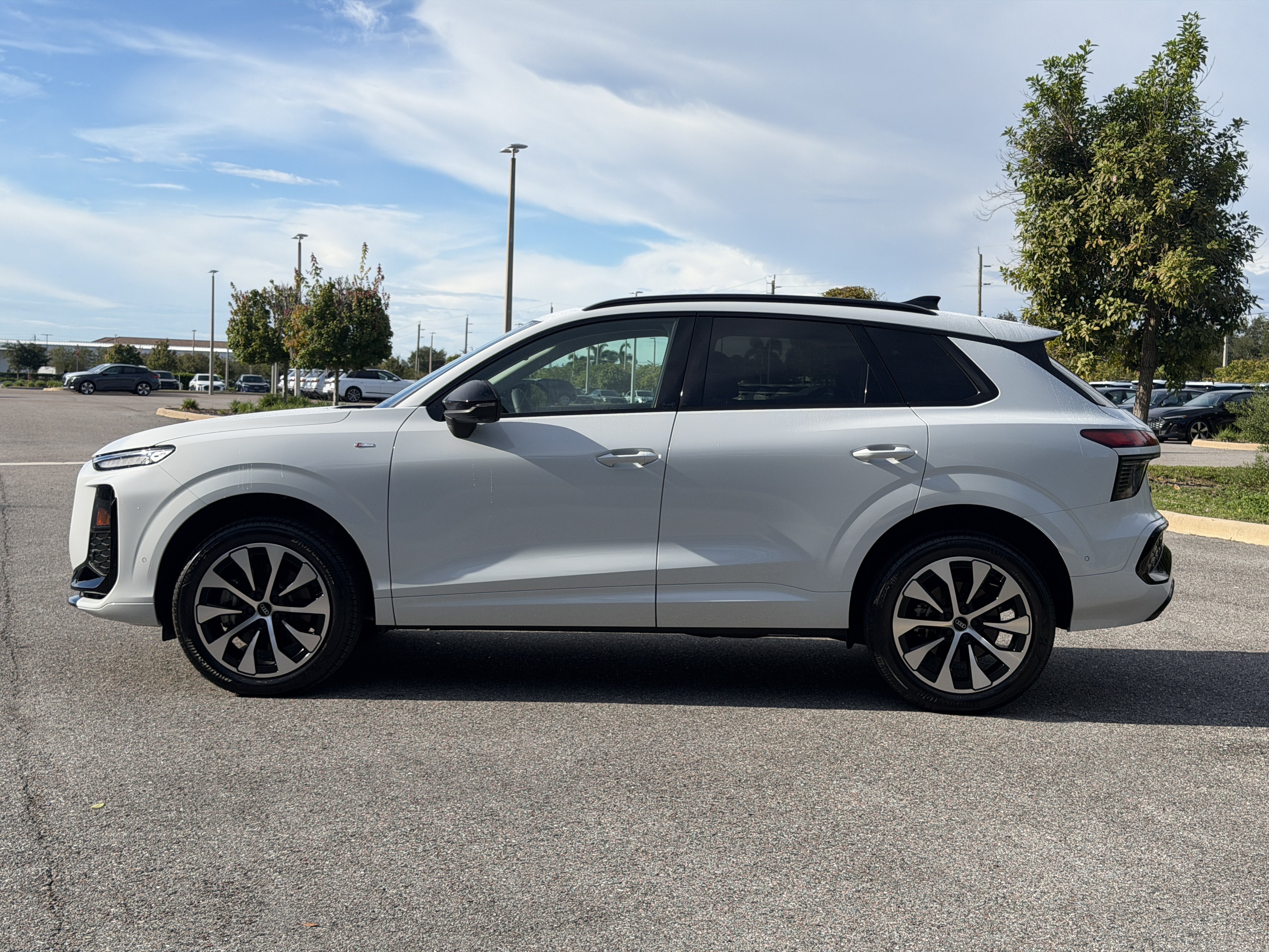Certified 2026 Audi Q3 quattro 2.0T AWD/4WD image 4