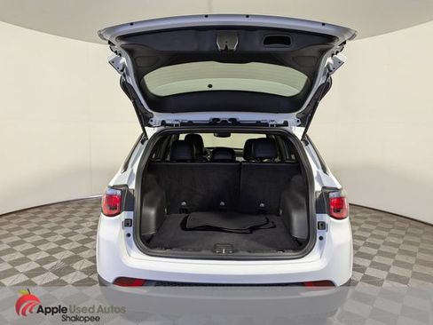 Used 2024 Jeep Compass Latitude AWD/4WD image 9