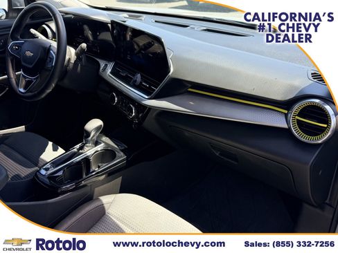 Used 2025 Chevrolet Trax LT w/ LT Convenience Package FWD image 7