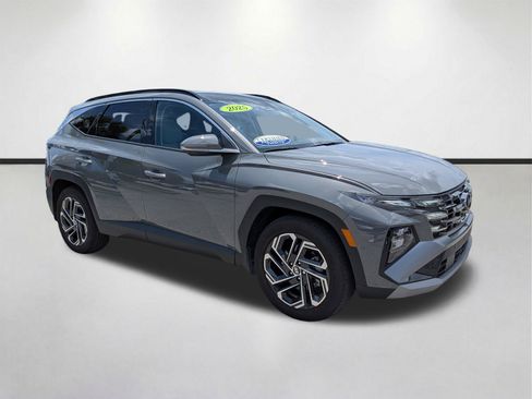 Used 2025 Hyundai Tucson Limited FWD image 2